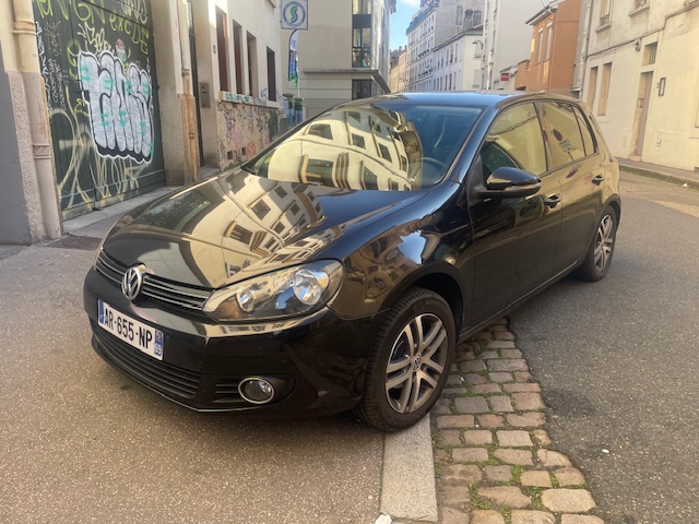 VOLKSWAGEN GOLF